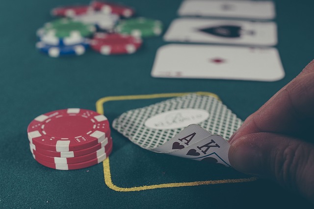 Tips to perfecting your online poker skills